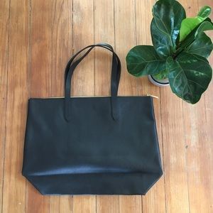 Cuyana Classic Leather Zipper Tote